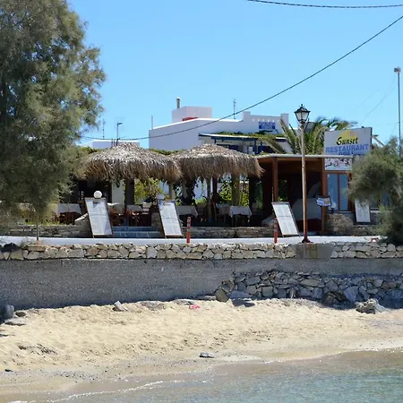 מלון דירות Sunset 4*