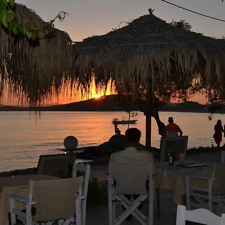 מלון דירות Sunset 4*